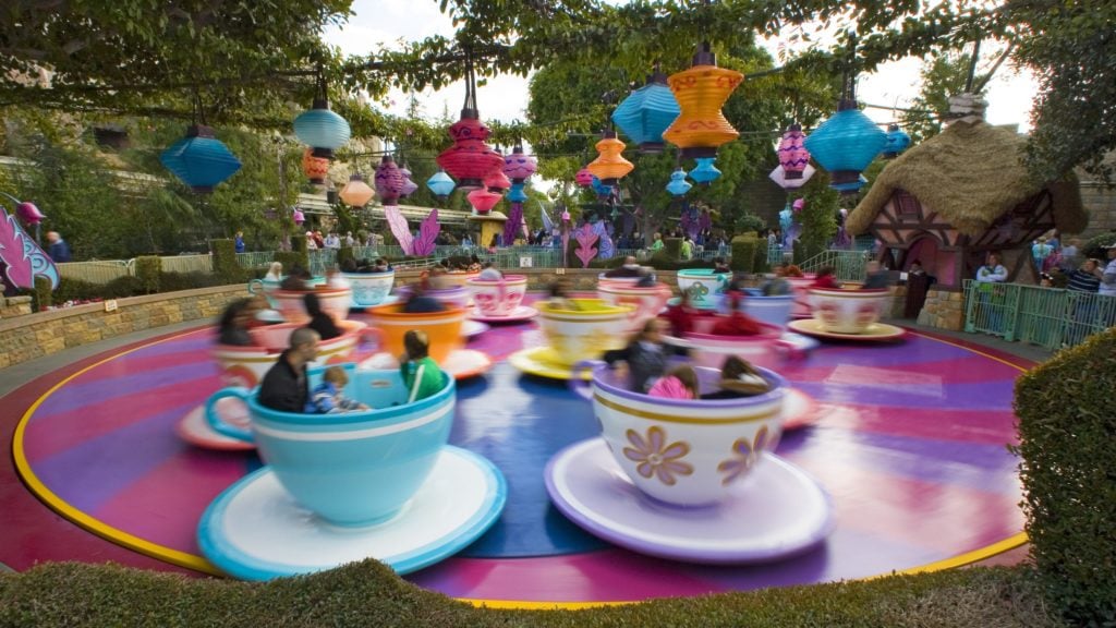 Secangkir teh di Fantasyland di Disneyland (Foto: Paul Hiffmeyer/Disneyland)