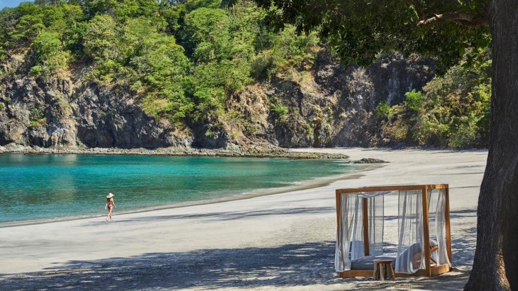 Seaside relaxation at Four Seasons Resort Costa Rica at Peninsula Papagayo (Photo: Horan, Christian/Four Seasons)