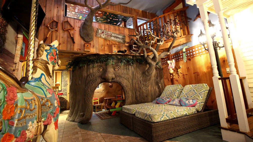 17 Kid-Themed Hotel Rooms That Will Delight the Whole Family (2023) -  FamilyVacationist