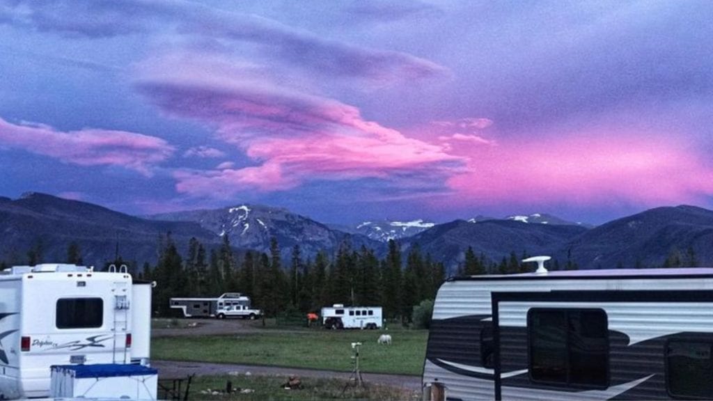 Sunset over the mountains (Photo: Winding River RV Resort)