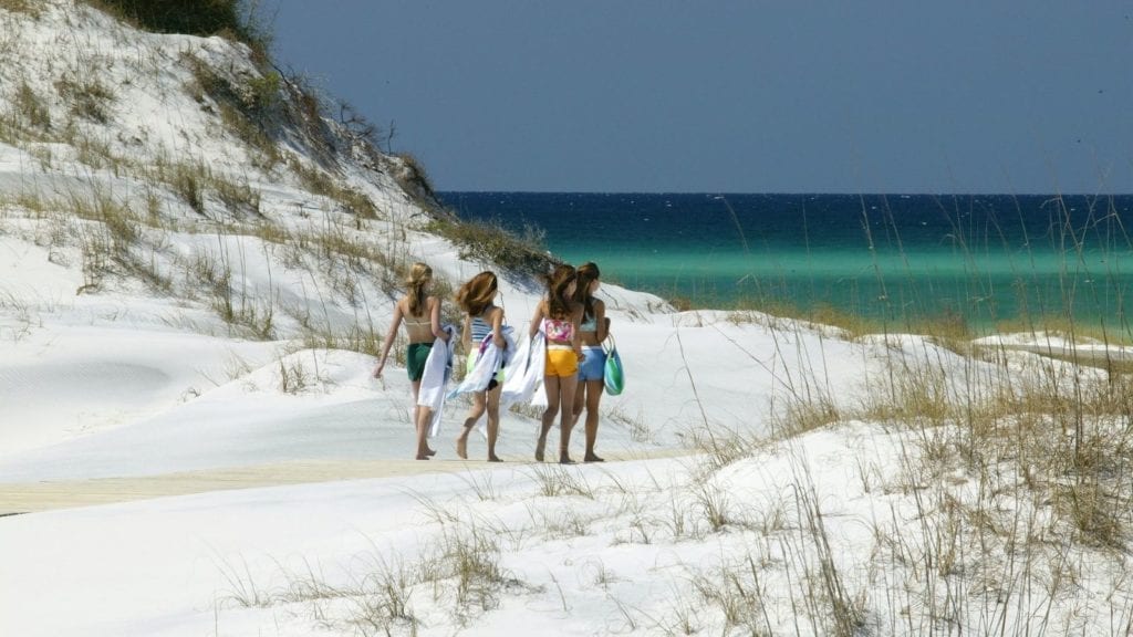 Children on a beach in the Florida Panhandle (Photo: Visit South Walton)