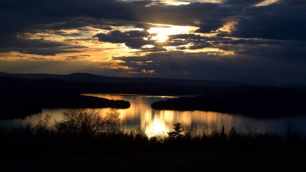 Uniquely shaped Moosehead Lake in Maine (Photo: @kaylaebner via Twenty20)