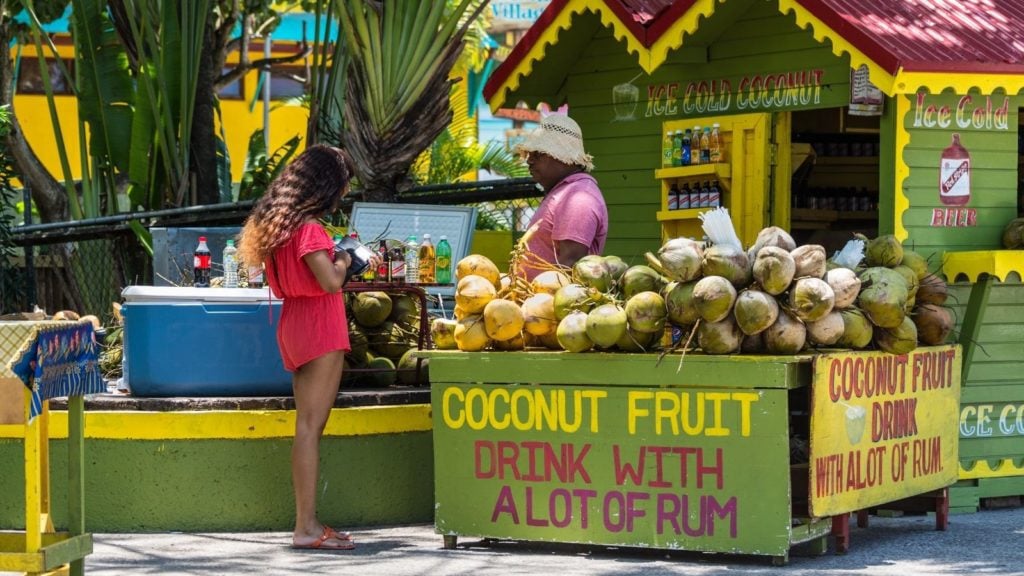Colorful corner shop in Ocho Rios, Jamaica (Photo: Valet via Shutterstock)