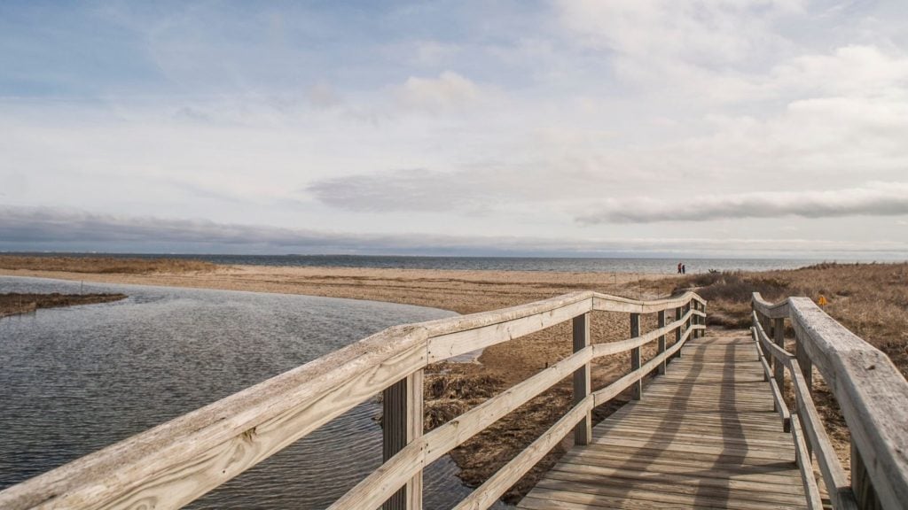 Beach boardwalk in Chatham (Photo: Ben Nugent, Massachusetts Office of Travel & Tourism)