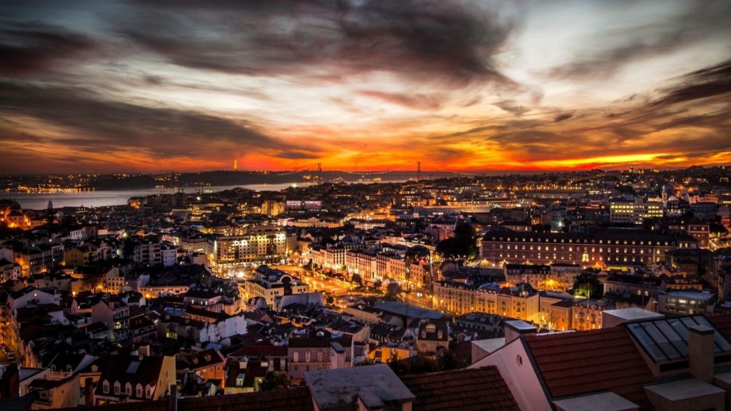 Sunset over beautiful Lisbon, Portugal (Photo: @Sabr06 via Twenty20)