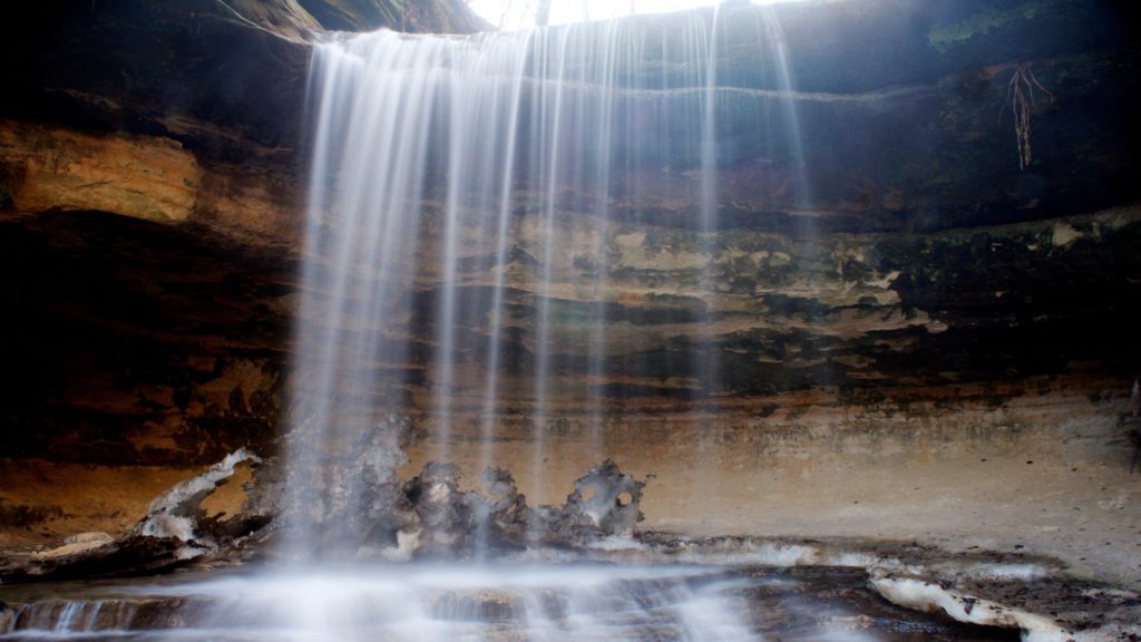 Waterfall at Starved Rock State Park in Illinois, a popular Midwest fall getaway