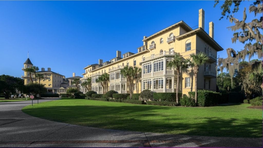 Historic Clubhouse on Riverview Drive in Jekyll Island (Photo: Shutterstock)