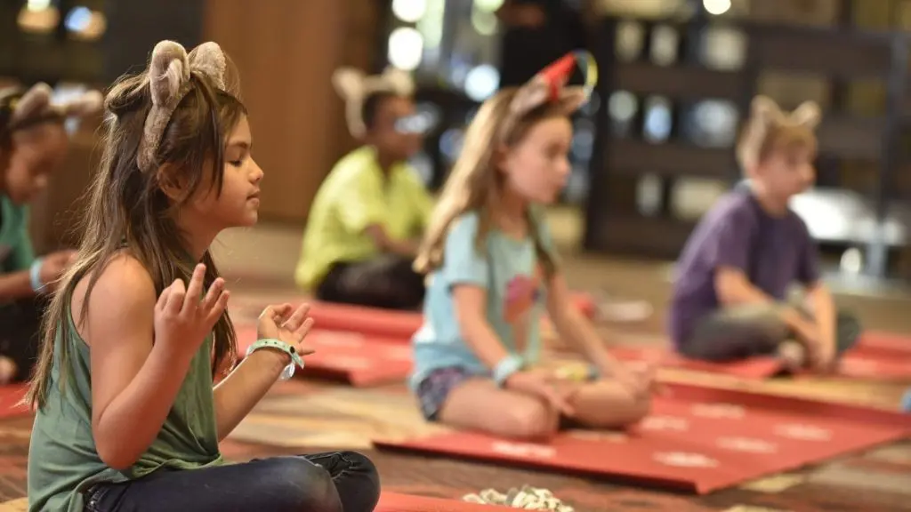 Morning yoga in lobby (Photo: Great Wolf Lodge)
