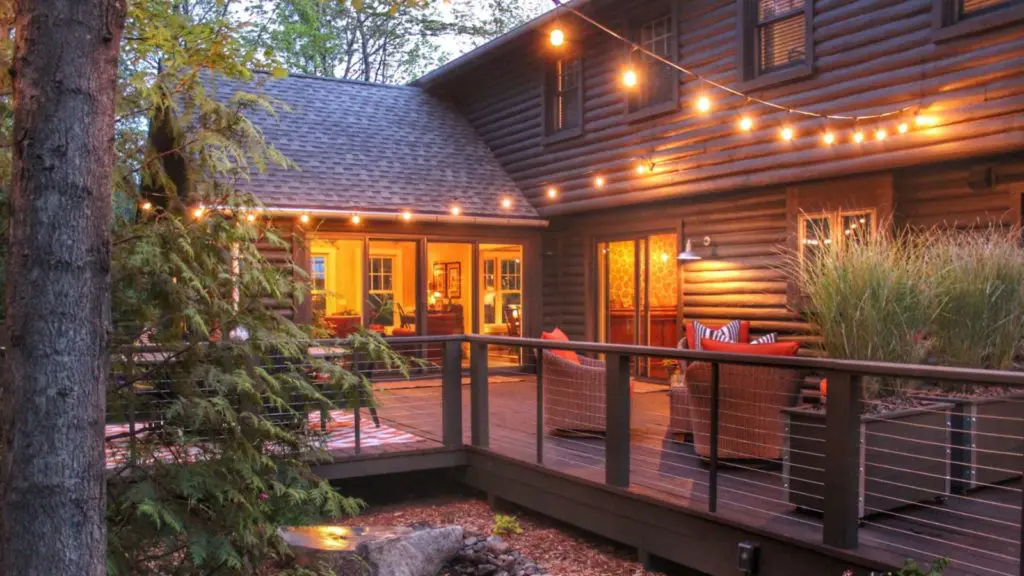 Vacation rentals are often large enough for big groups (Photo: @keithbetti via Twenty20)