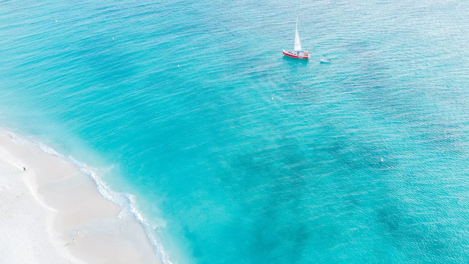 Boat moored close to Eagle Beach in Aruba