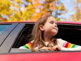 Young girl on a road trip (Photo: @gor_tanya via Twenty20)