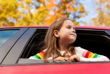 Young girl on a road trip (Photo: @gor_tanya via Twenty20)