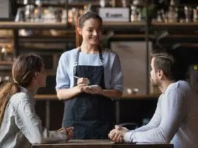 Couple dining in a restaurant (Photo: Shutterstock)