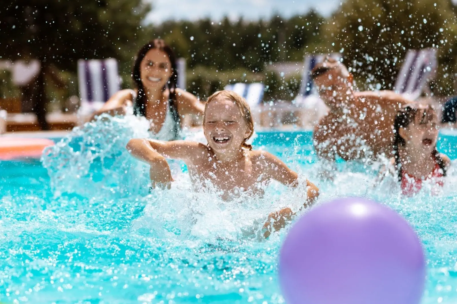 Splash time at a family resort (Photo: Shutterstock)