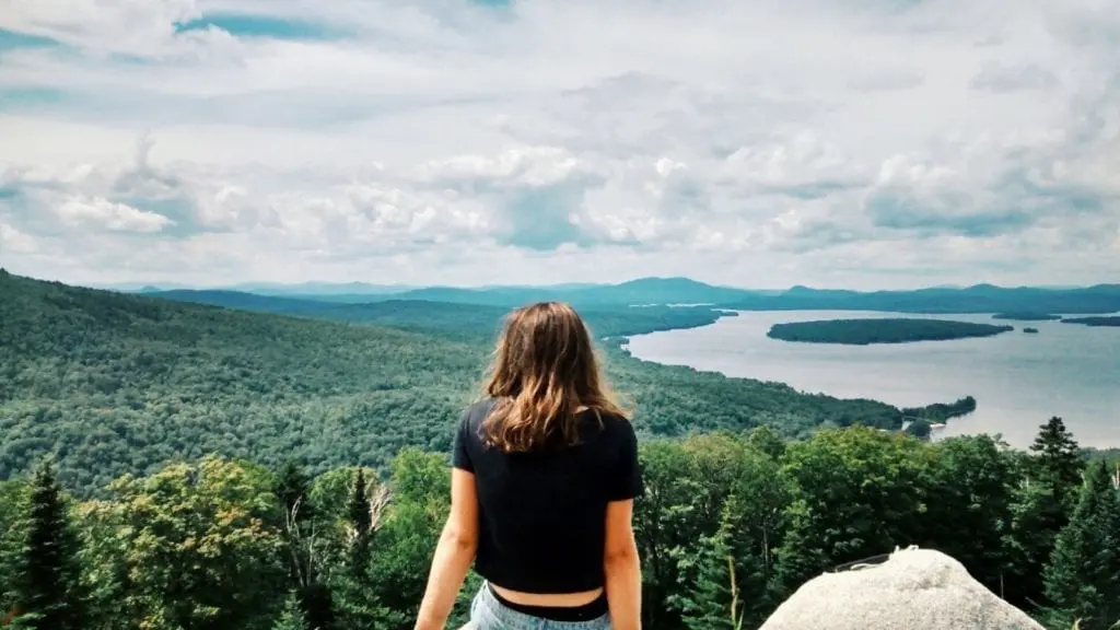 View of Rangeley Lake, Maine (Photo: @sarafernbee via Twenty20)