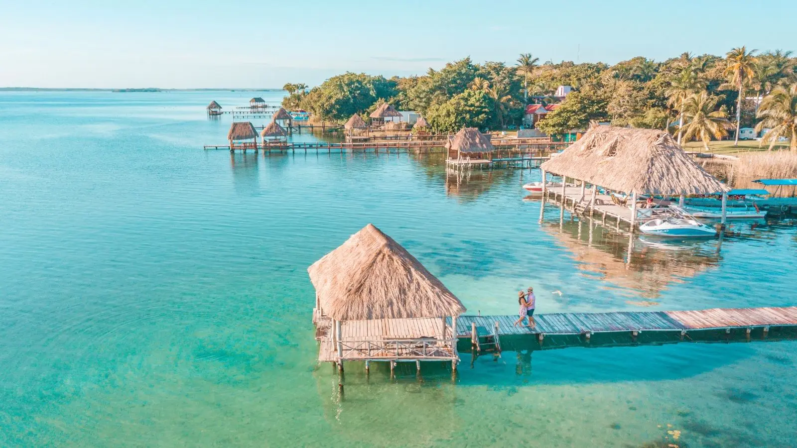 Aerial view of a couple in Bacalar pier, Riviera Maya, Mexico (Photo: Shutterstock)