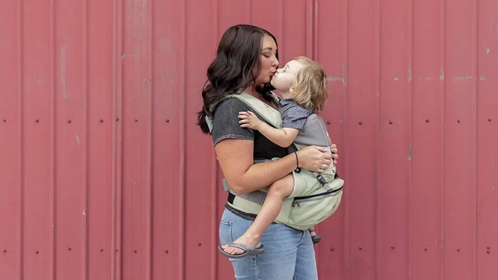 LILLEBaby SeatMe All Seasons Hip Seat Carrier (Photo: Amazon)