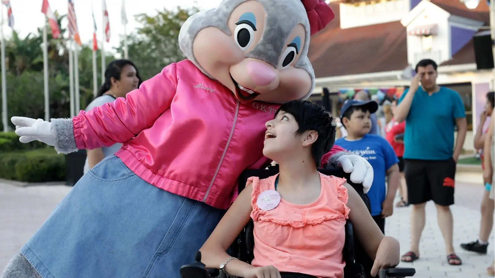 Merry hugs (Photo: Give Kids the World)