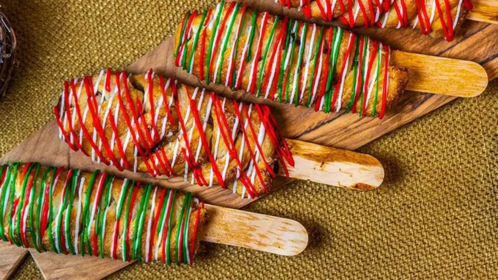 Apple strudel on a stick (Photo: Universal Orlando Resort)