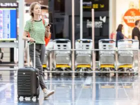 Young woman in an airport terminal (Photo: @vinnikava via Twenty20)