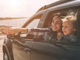 Mother and daughter on a road trip (Photo: Shutterstock)