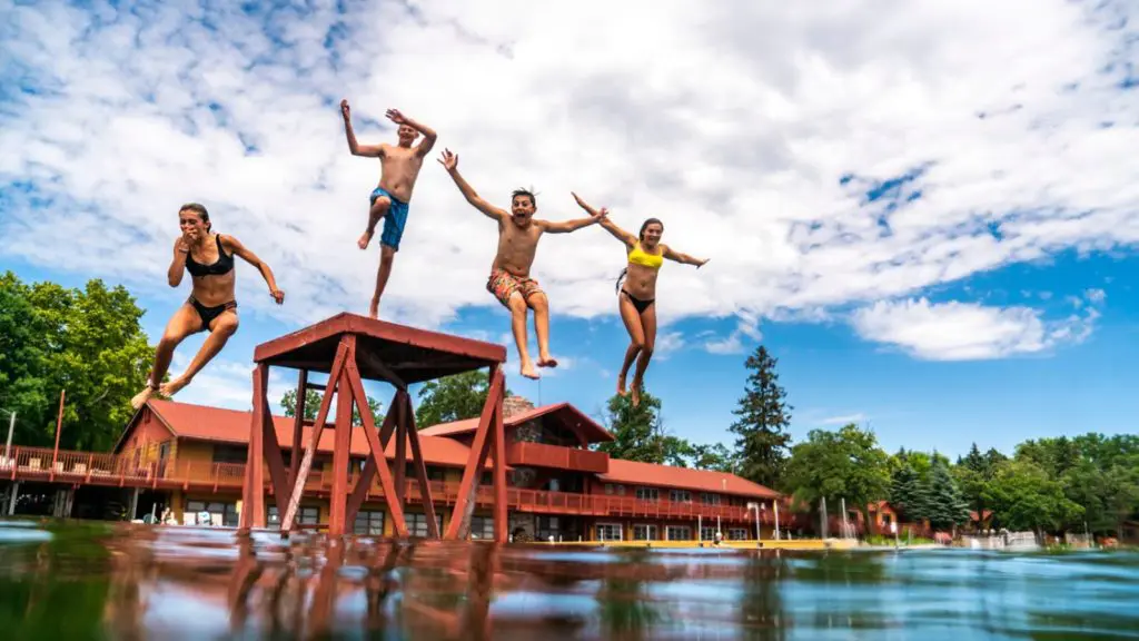 Jumping in the water at Fair Hills Resort in Detroit Lakes, Minnesota (Photo: Fair Hills Resort)