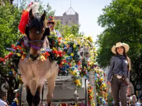 Fiesta San Antonio Battle of the Flowers Parade (Photo: Fiesta Commission)