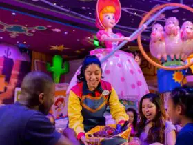 Table dining at Roundup Rodeo BBQ at Disney's Hollywood Studios (Photo: Disney)