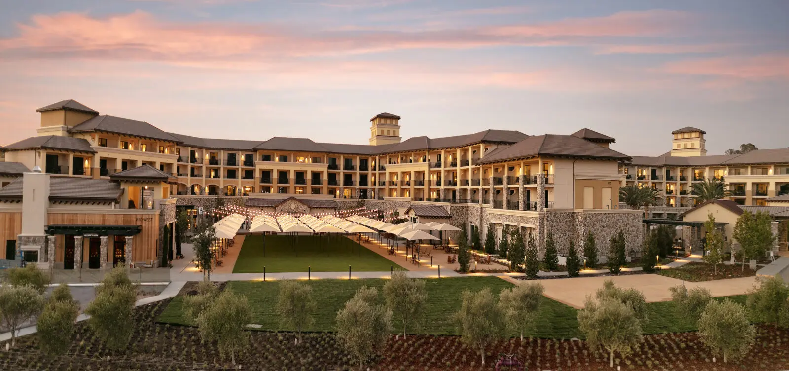 View of the Grand Reserve at the Meritage at dusk