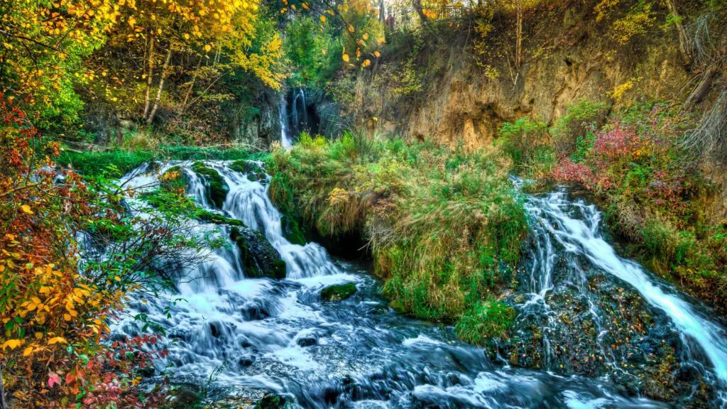 Groudlock Falls di Spearfish Canyon, Black Hills, South Dakota (Foto: Turis South Dakota)