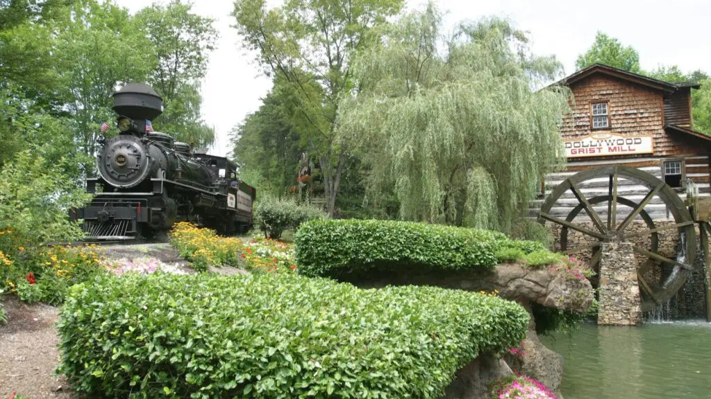Dollywood Steam Train