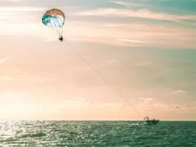 Parasailing at sunset above Clearwater Beach, Florida (Photo: Envato)