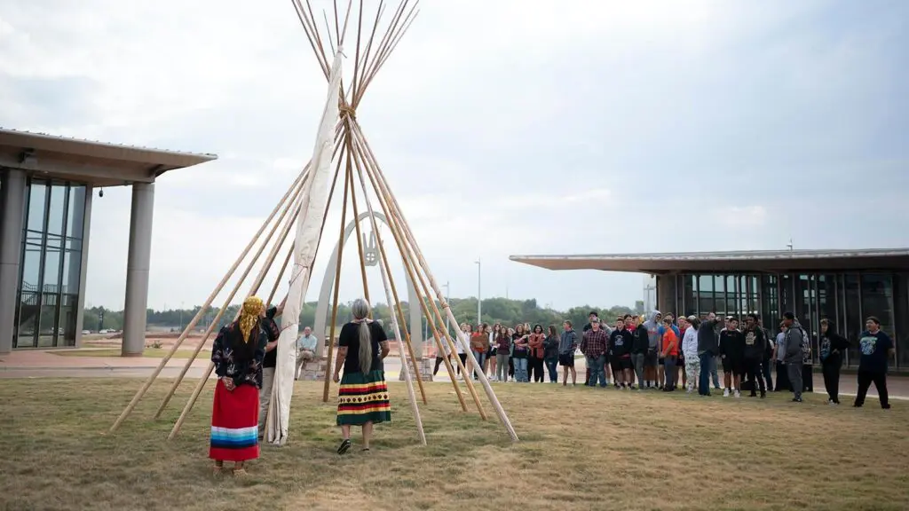 Teepee Raising First American Museum, Oklahoma City (Photo: J. Pat Carter)