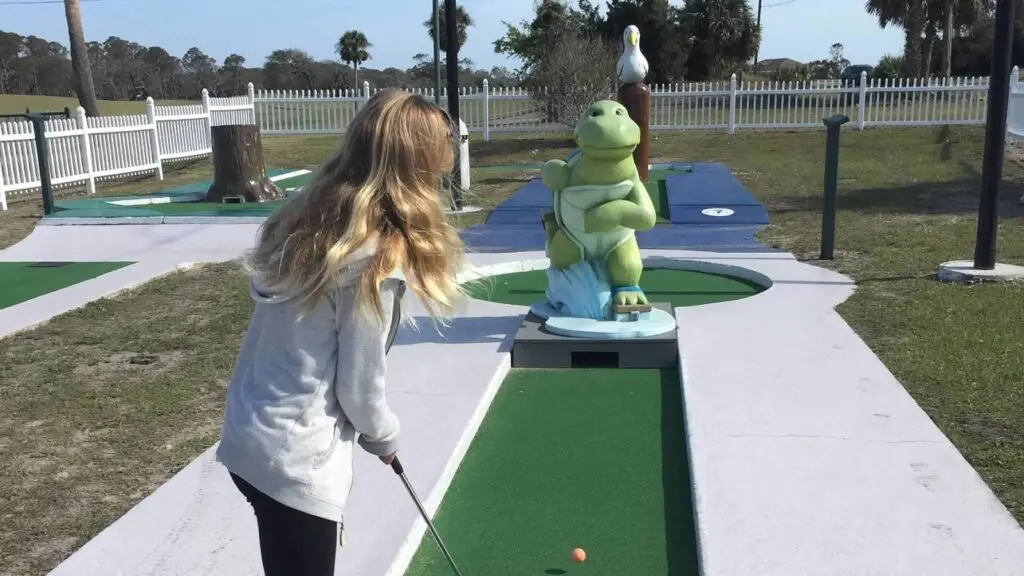 Mini golf on Georgia's Golden Isles (Photo: Beth Luberecki)