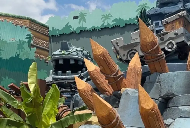 Mine-Cart Madness races through a jungle environment full of waterfalls, golden temples, and familiar characters (Photo: Josh Roberts)