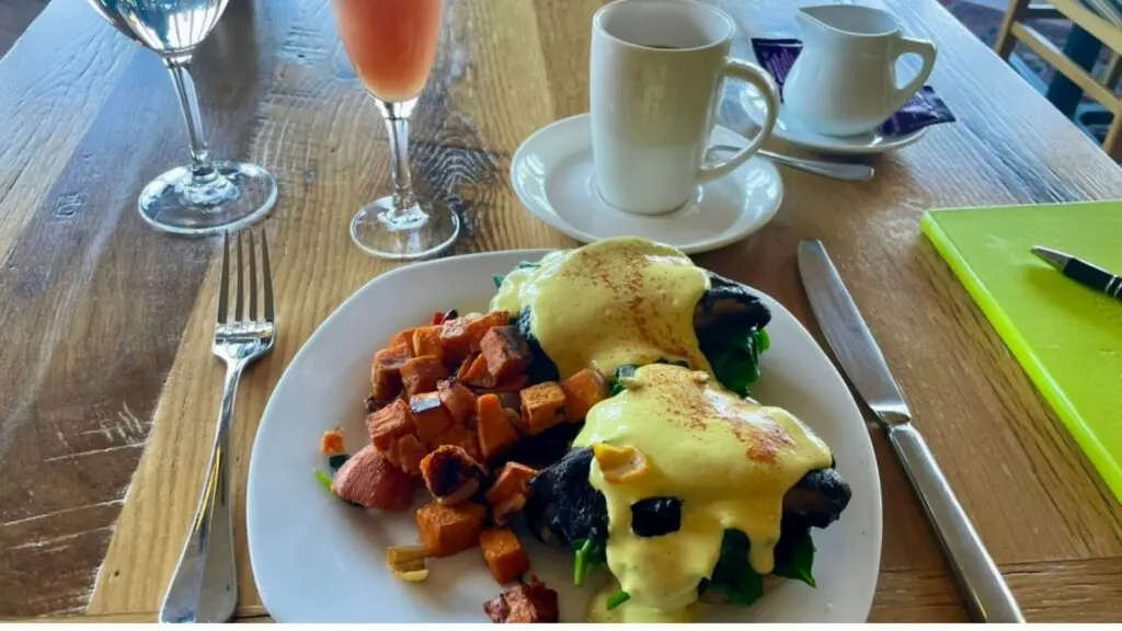vegan breakfast at Stanford Inn by the Sea