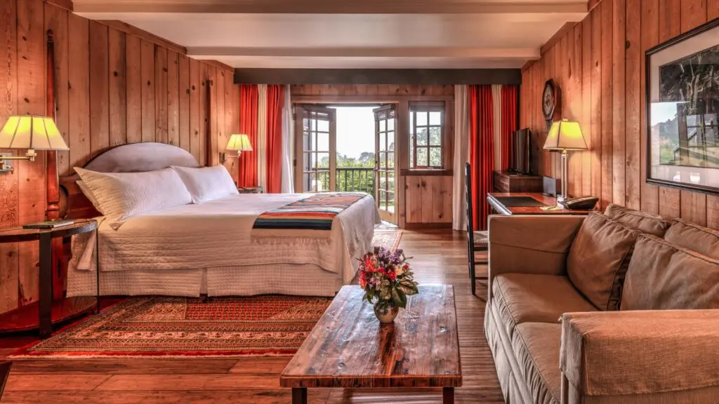 guest room at Stanford Inn by the Sea