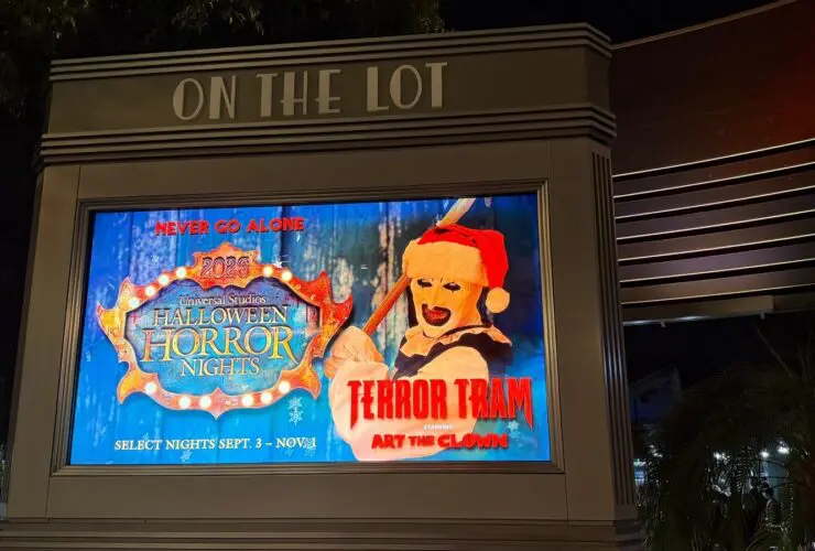 Terror Tram at Halloween Horror Nights (Photo: Tarah Chieffi)