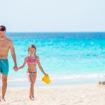 Father and daughter at the beach (Photo: Shutterstock)