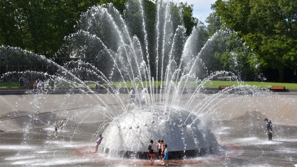 The International Fountain at Seattle Center in Seattle (Photo: Shutterstock)