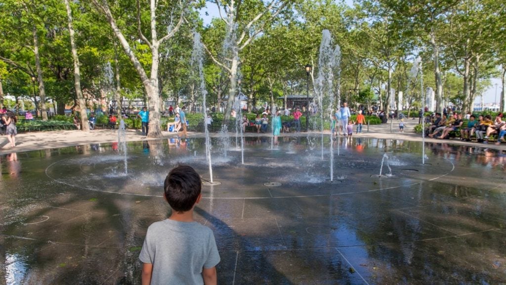 Water sprinklers in a New York park (Photo: @vinnikava via Twenty20)