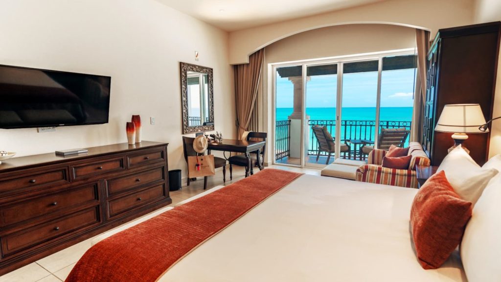 Rooms with a balcony and ocean view (Photo: Grand Residences Riviera Cancun)