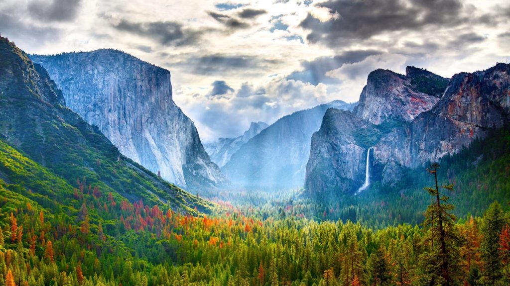 image of Yosemite Valley in early fall for story about national park visits in 2021