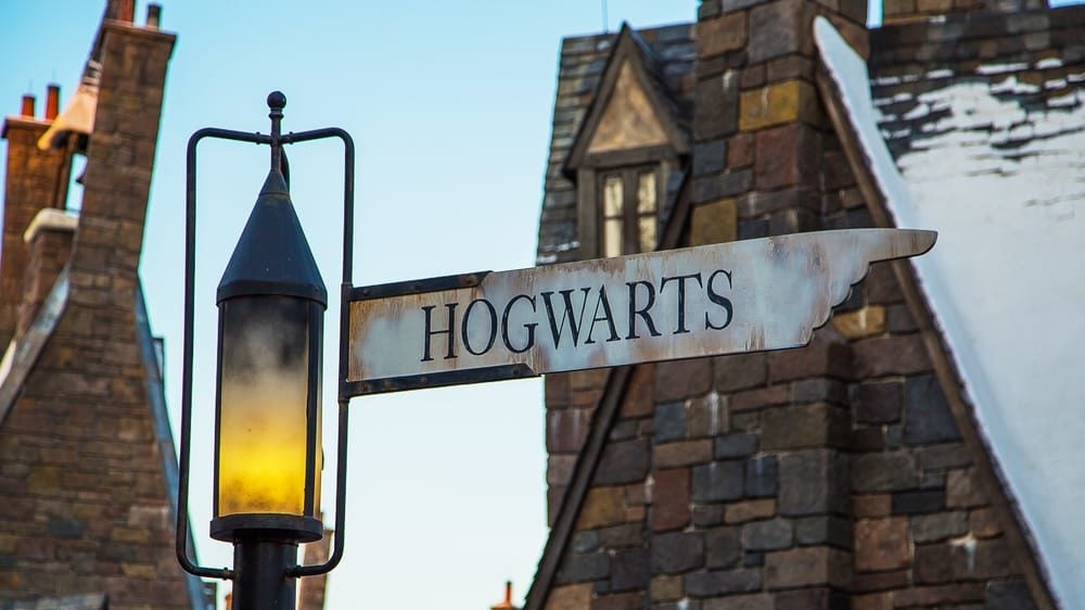Hogwarts sign in Hogsmeade at the Wizarding World of Harry Potter in Orlando (Photo: Shutterstock)