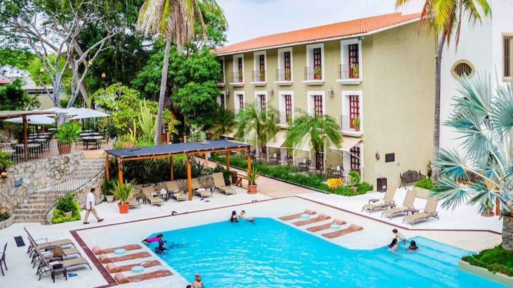 The pool at Binniguenda All Inclusive in Huatulco (Photo: Binniguenda All Inclusive)