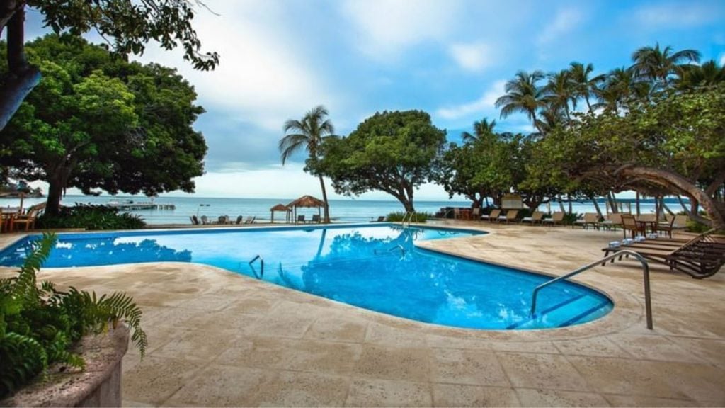 Pawai tepi kolam di Copamarina Beach Resort and Spa di Puerto Rico (Foto: Copamarina Beach Resort)