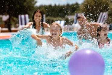 Splash time at a family resort (Photo: Shutterstock)