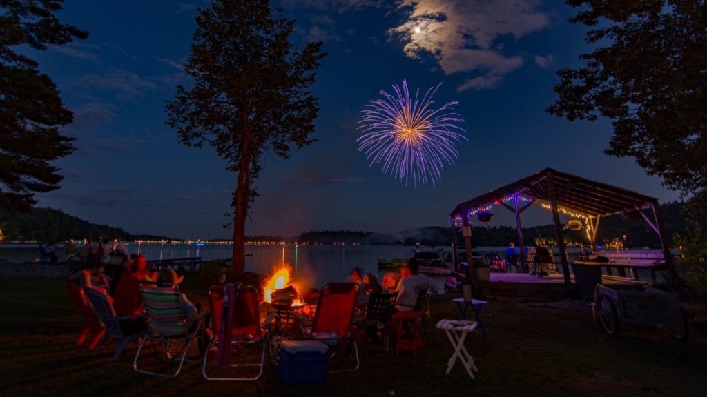 Fireworks over Lakke Winnipesaukee, New Hampshire (Photo: @northbound9999 via Twenty20)