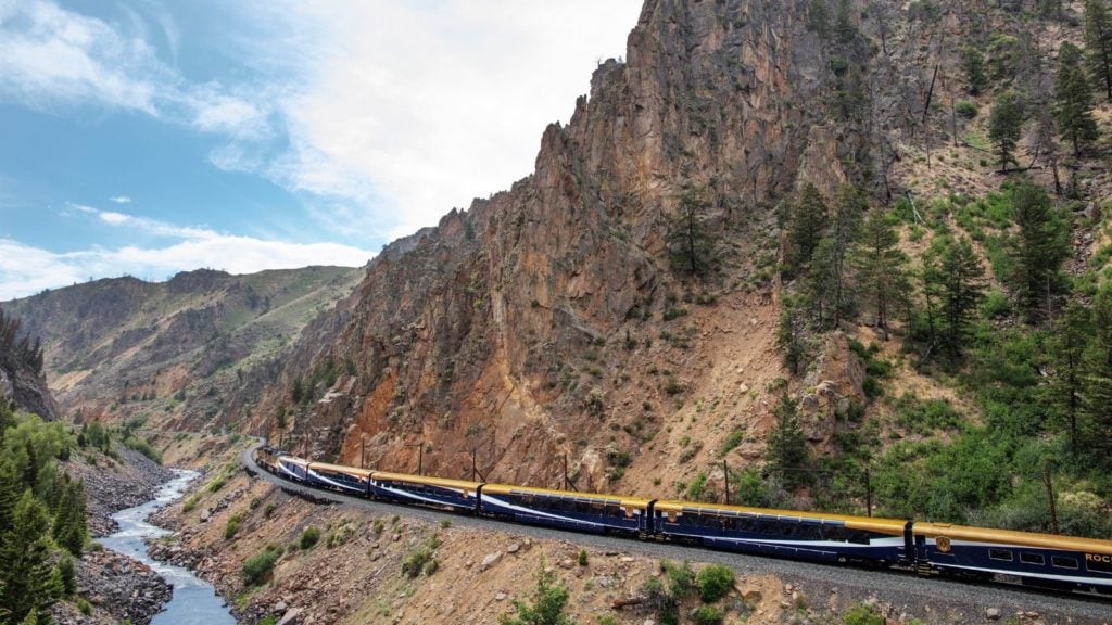 Scenic train rides through Byers Canyon (Photo: Rocky Mountaineer)
