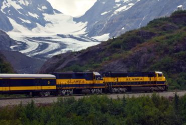 Scenic train rides aboard the Alaska Railroad (Photo: Dave Parfitt)